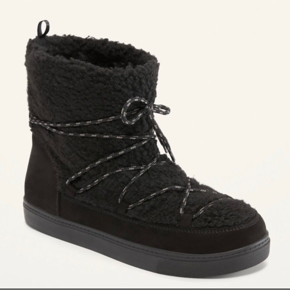 NWT Old Navy Faux Fur lined Sherpa boots - Picture 1 of 2